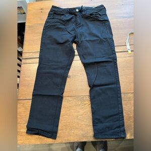 American Eagle Outfitters size 6 short, black Tomgirl pants.